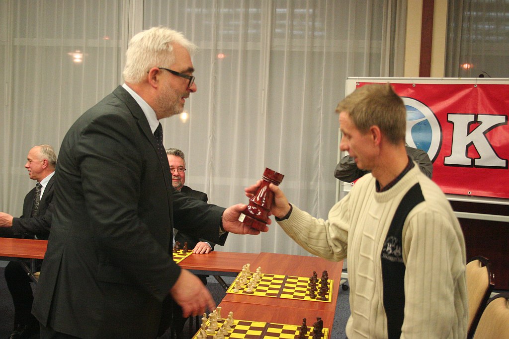 Symultana szachowa z wojewodą Aleksandrem Markiem Skorupą
