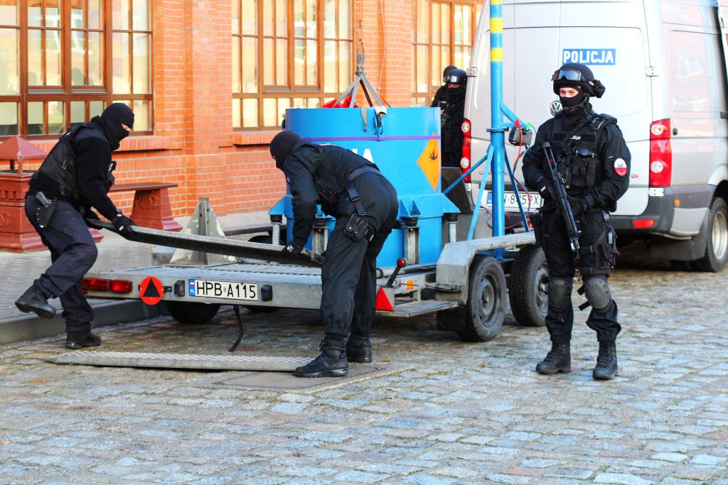 Terrorysta w PWSZ, czyli policyjna 