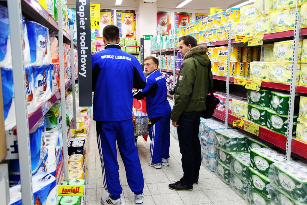 Piłkarze Miedzi zapełnili Szlachetną Paczkę