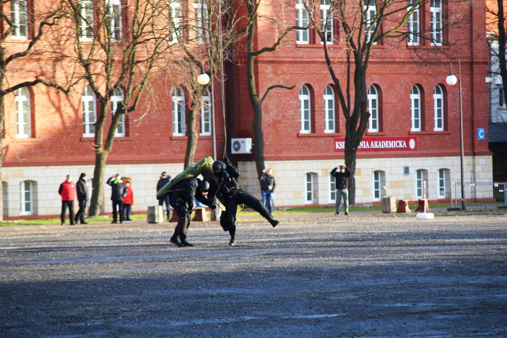 Terrorysta w PWSZ, czyli policyjna 