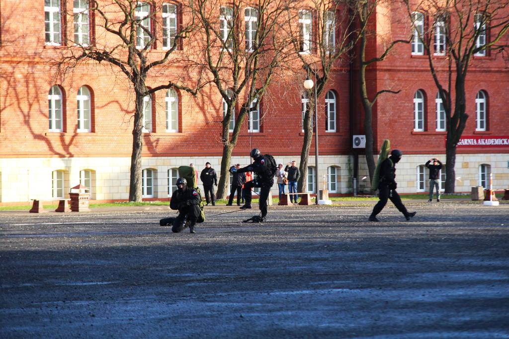 Terrorysta w PWSZ, czyli policyjna 