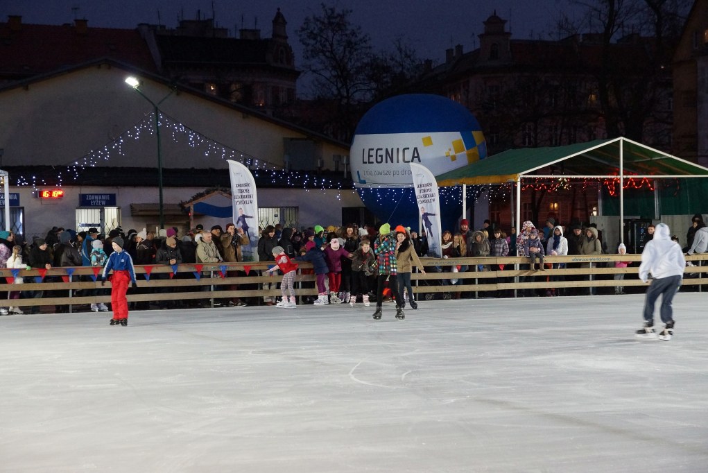 „Ice Party” na lodowisku przy Sejmowej