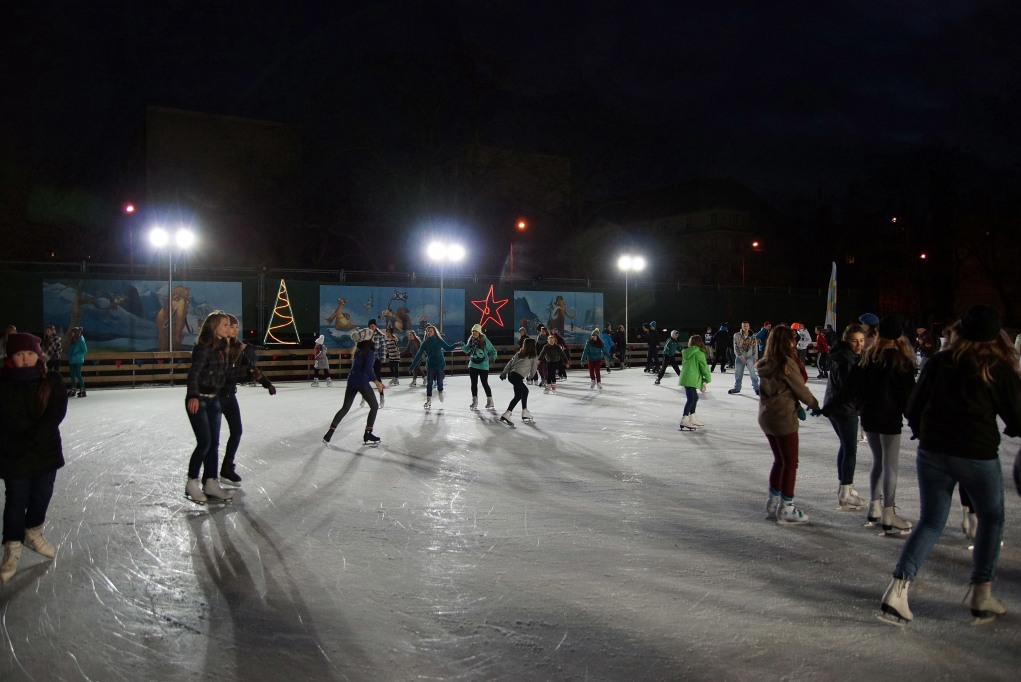 „Ice Party” na lodowisku przy Sejmowej