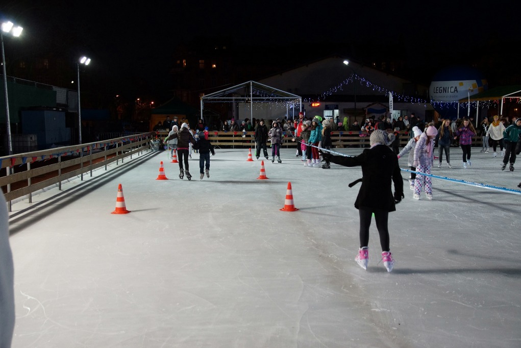 „Ice Party” na lodowisku przy Sejmowej