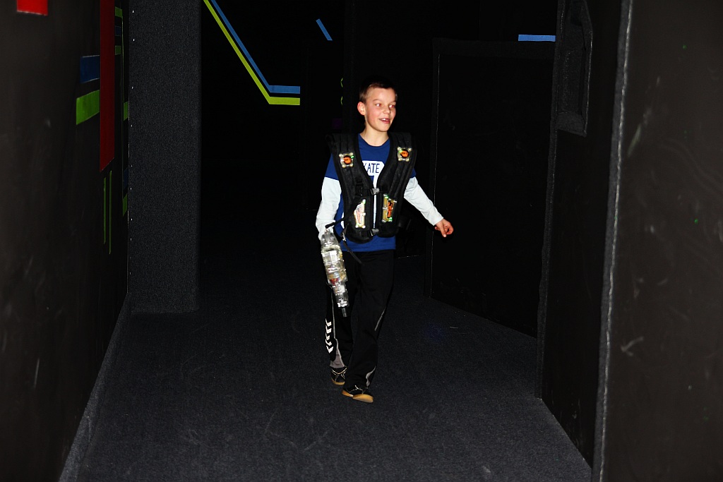 Szczypiorniści zamienili piłkę na pistolet laserowy