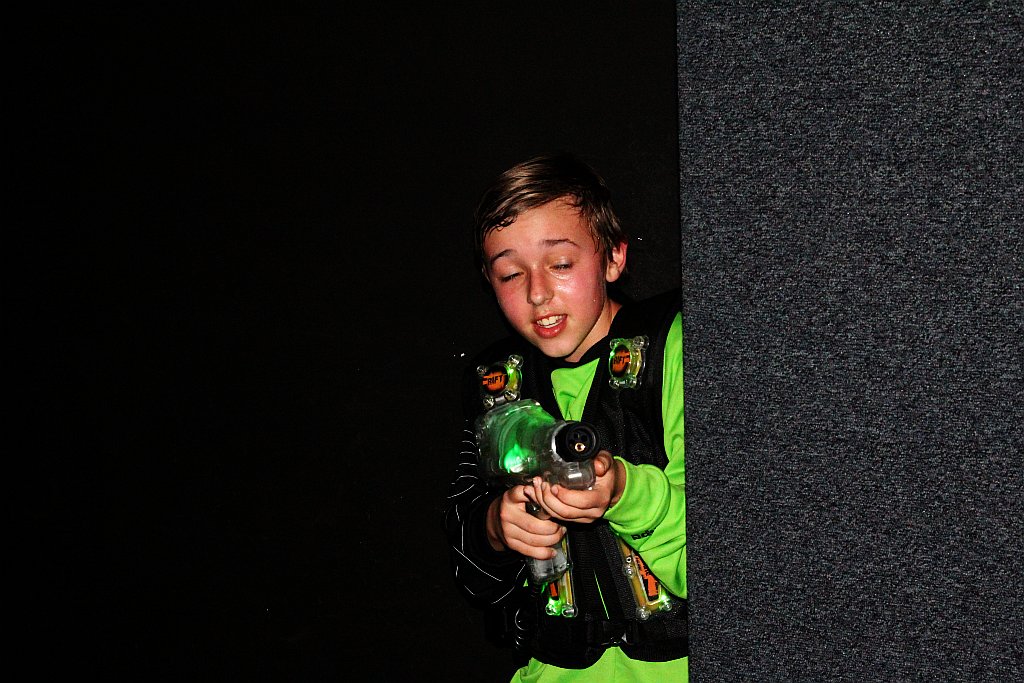 Szczypiorniści zamienili piłkę na pistolet laserowy
