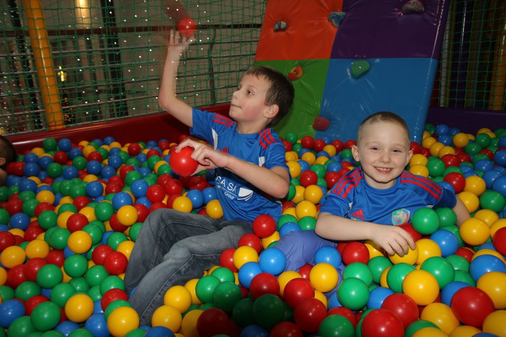 Najmłodsi piłkarze Miedzi w Play City