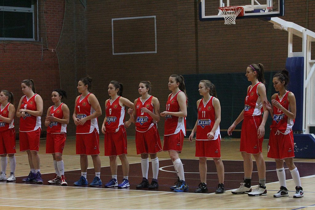 Koszykówka: UKS Ekonom - Ostrovia 57:50