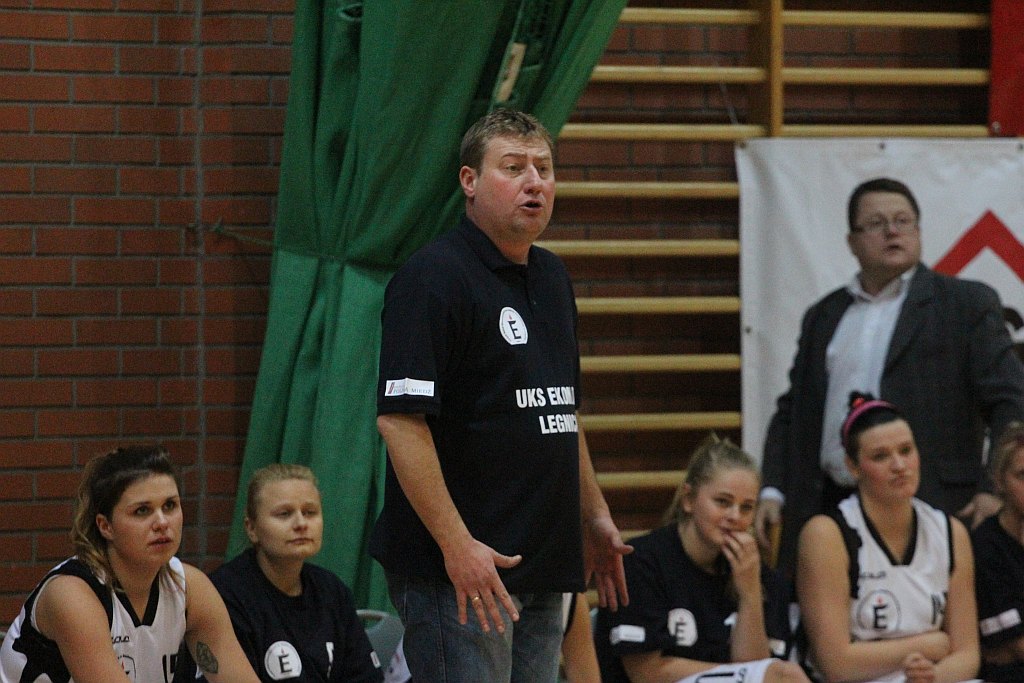 Koszykówka: UKS Ekonom - Ostrovia 57:50