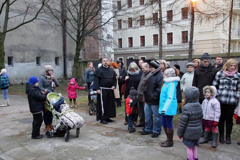 Żywa szopka u Franciszkanów
