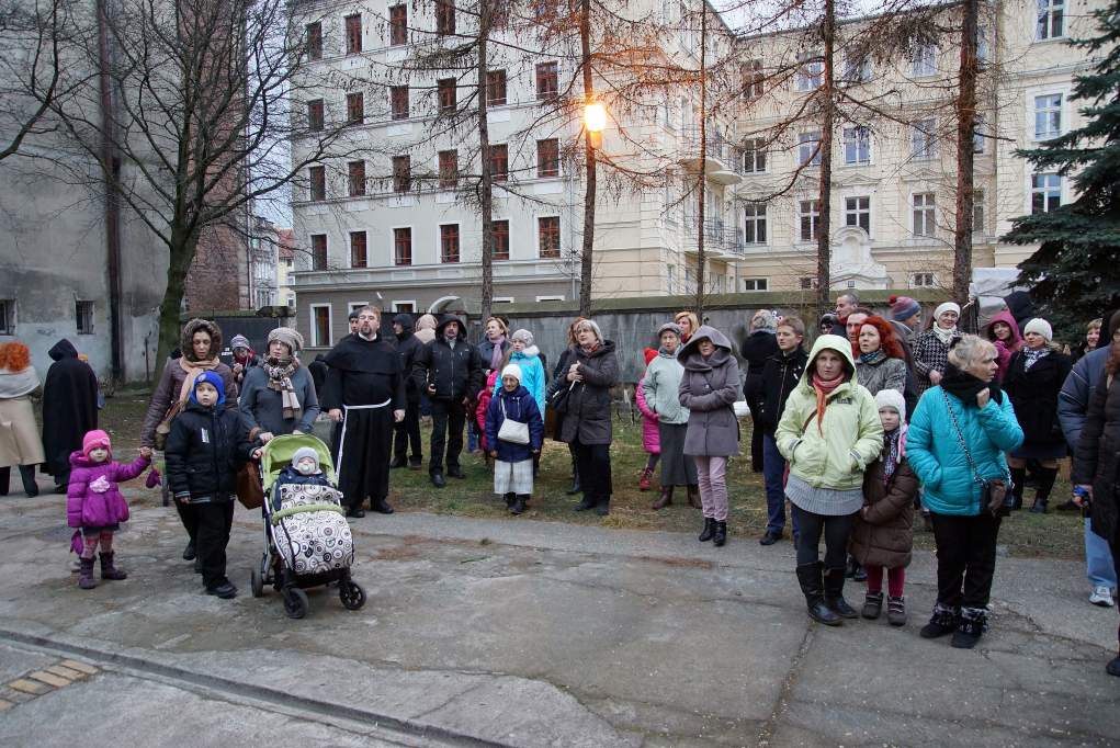 Żywa szopka u Franciszkanów