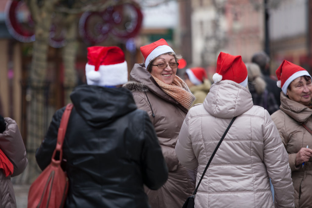Emeryci wyszli na ulicę „walczyć” o zniżki!
