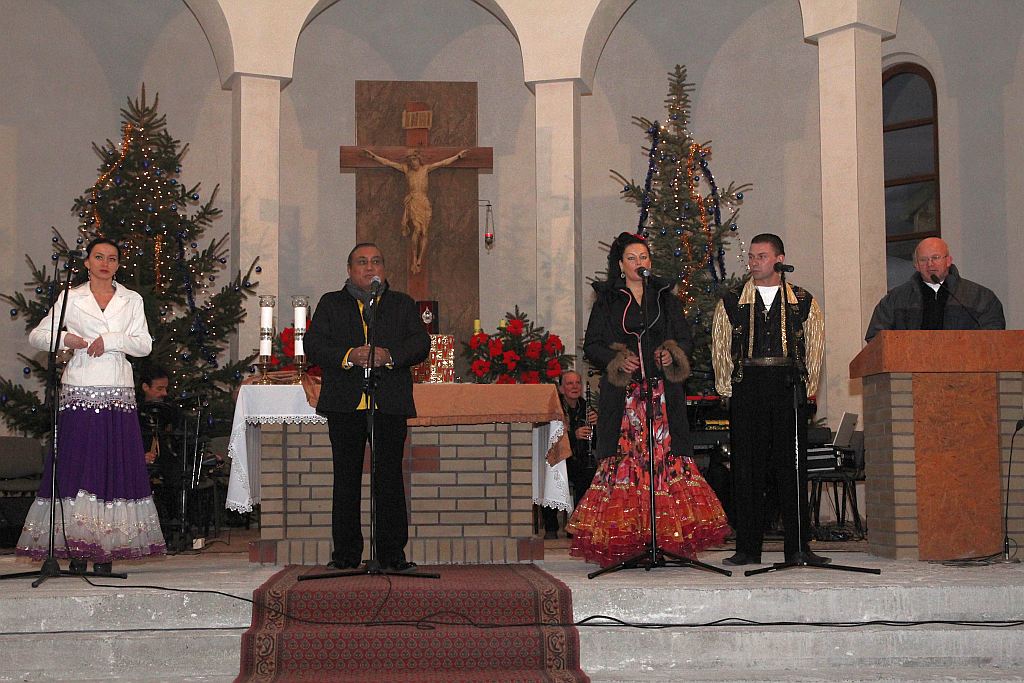 Don Vasyl śpiewał kolędy