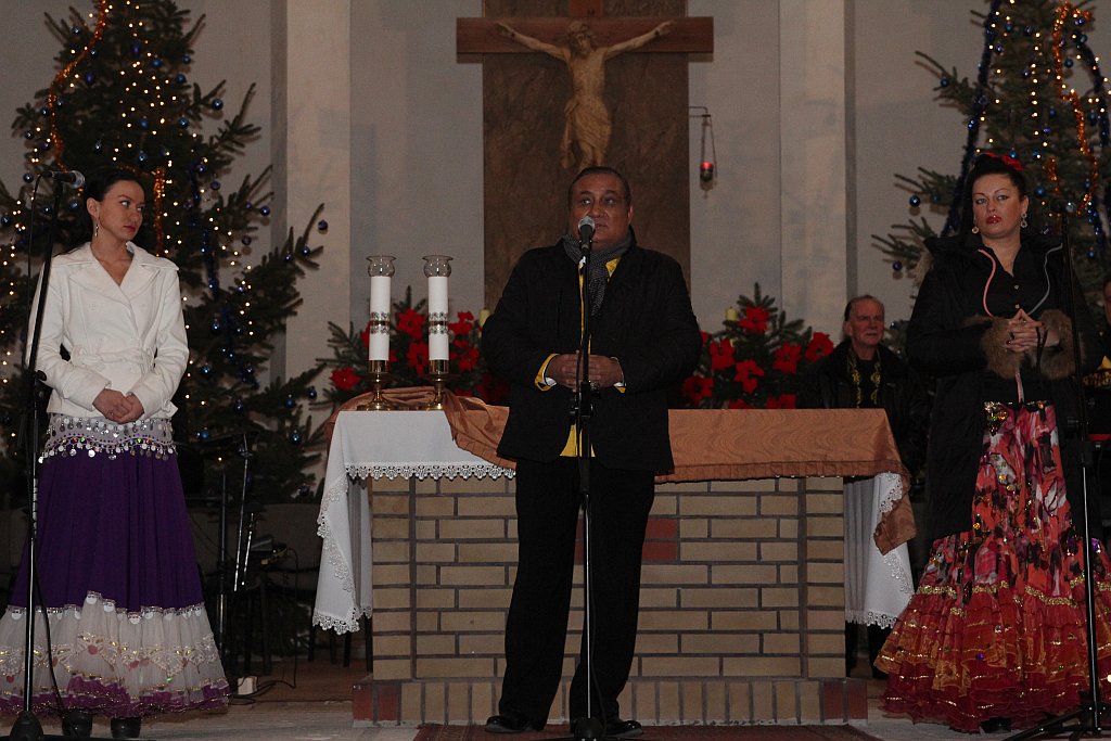 Don Vasyl śpiewał kolędy