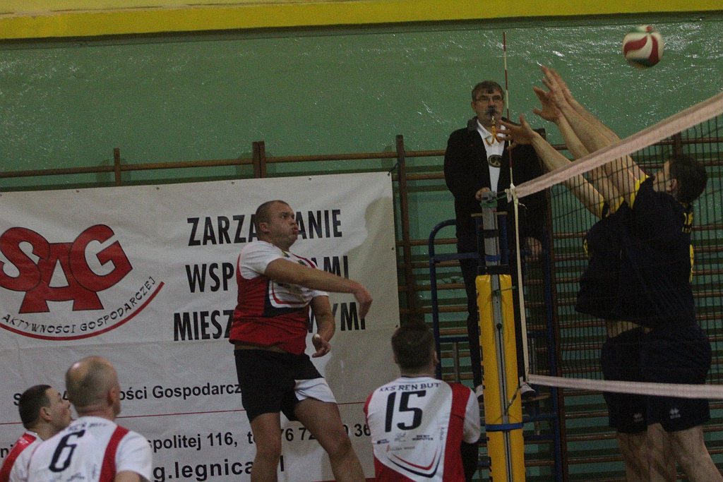 Ikar przegrał, ale ... jest bliżej awansu