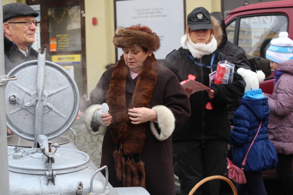 WOŚP: W Rynku już grają. Razem z radnymi