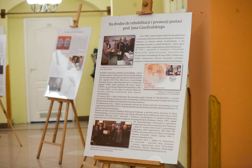 Wystawa o Czochralskim w legnickim liceum