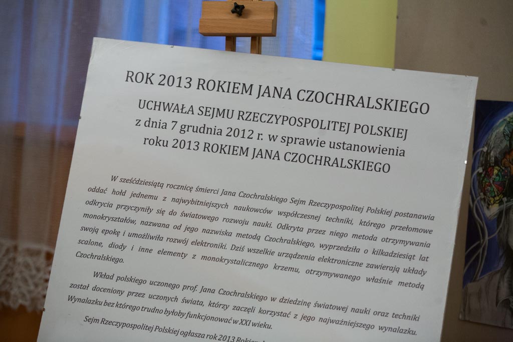 Wystawa o Czochralskim w legnickim liceum