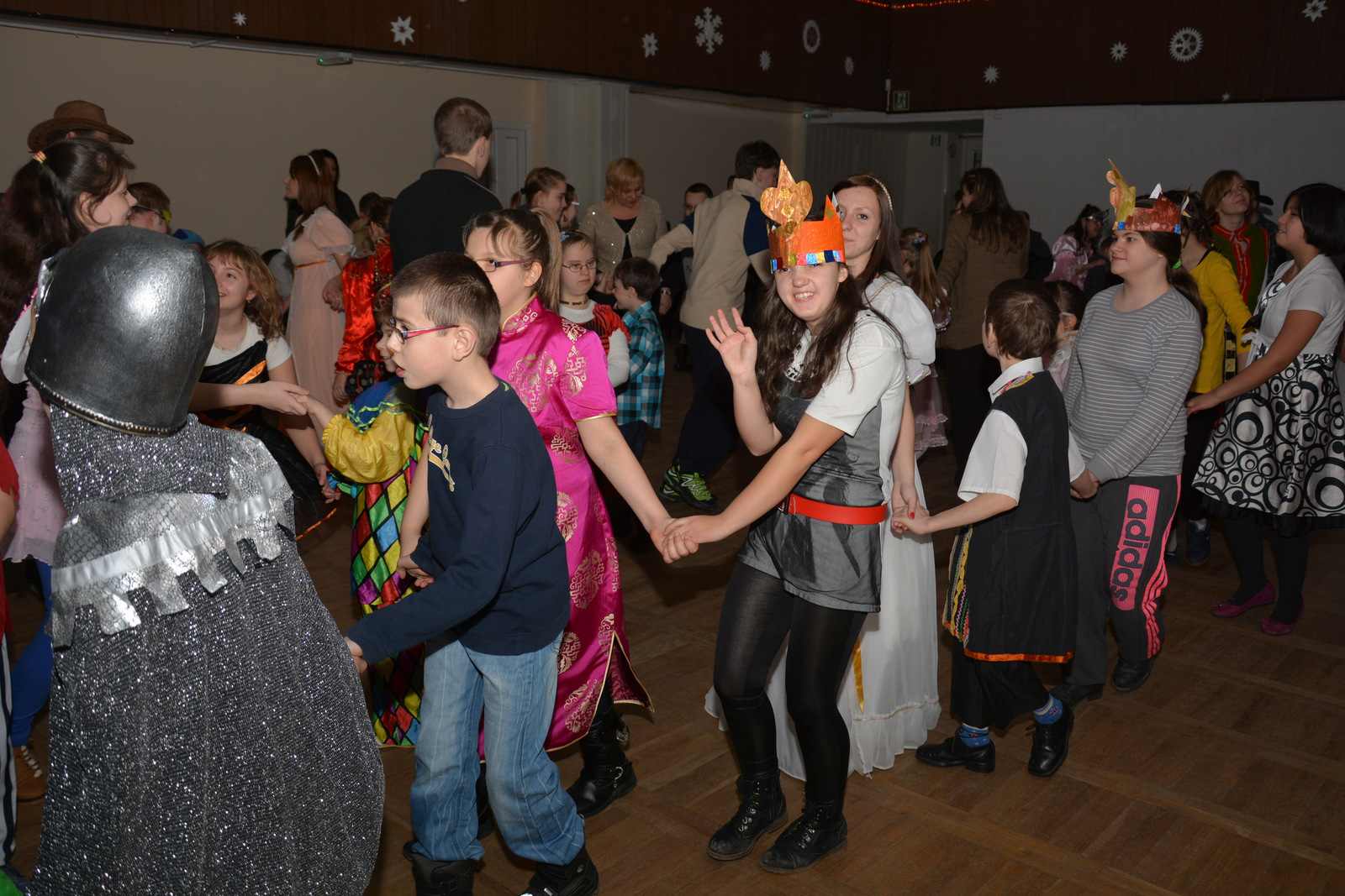 Bal karnawałowy na „prawdziwej” sali balowej