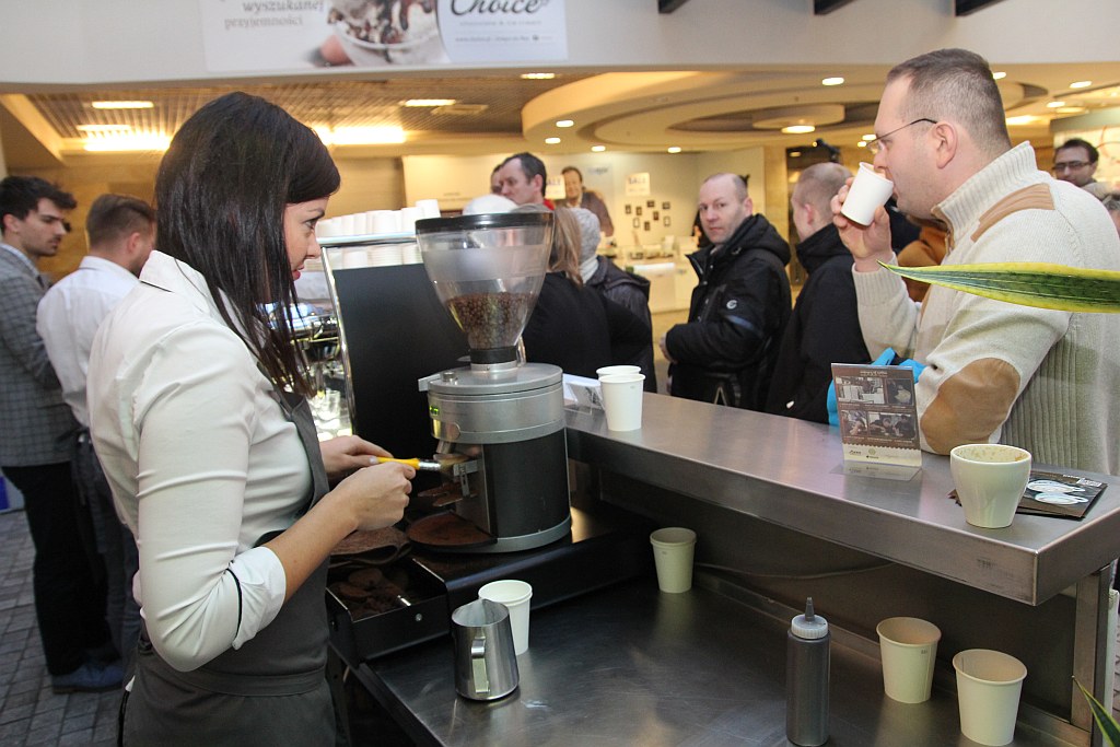 Mistrzowie Polski Latte Art serwowali legniczanom kawę