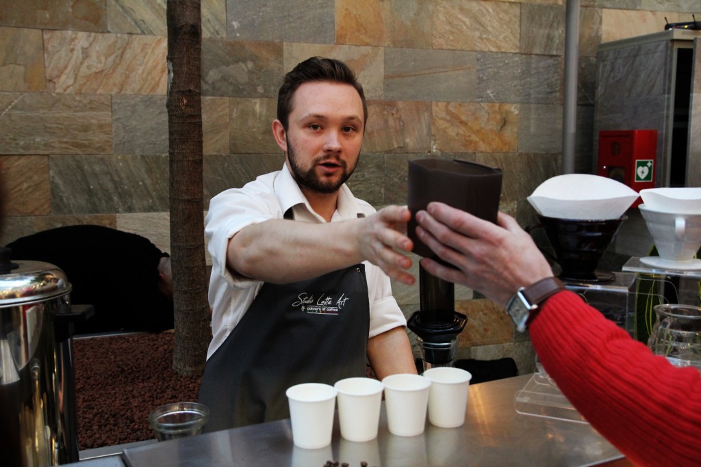 Mistrzowie Polski Latte Art serwowali legniczanom kawę