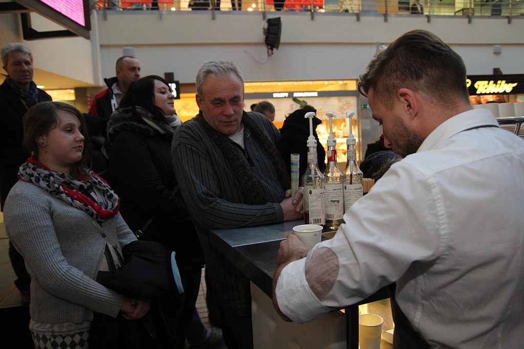 Mistrzowie Polski Latte Art serwowali legniczanom kawę