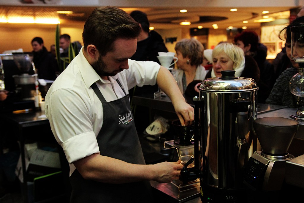 Mistrzowie Polski Latte Art serwowali legniczanom kawę