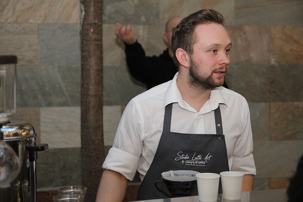 Mistrzowie Polski Latte Art serwowali legniczanom kawę
