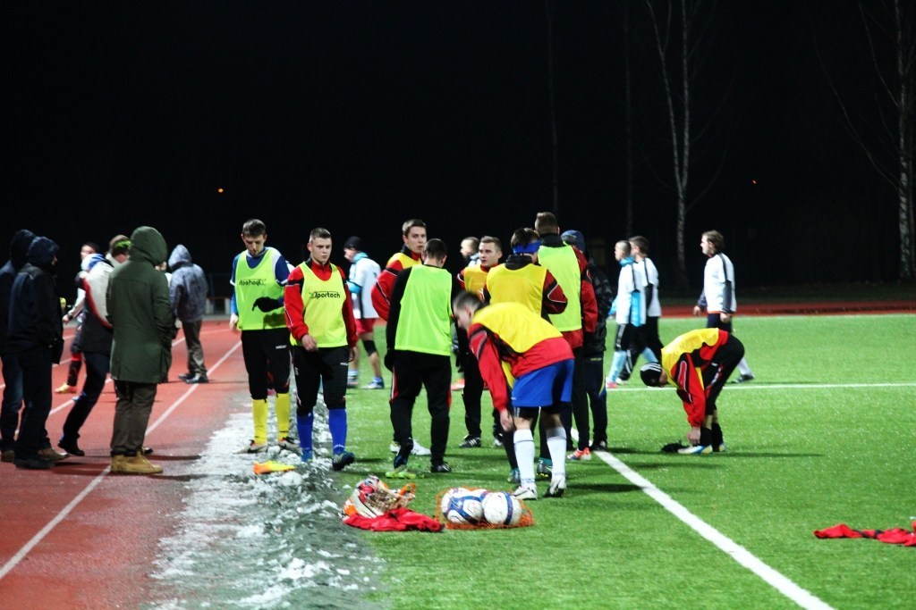 Sparing: Dąb - Czarni 3:6