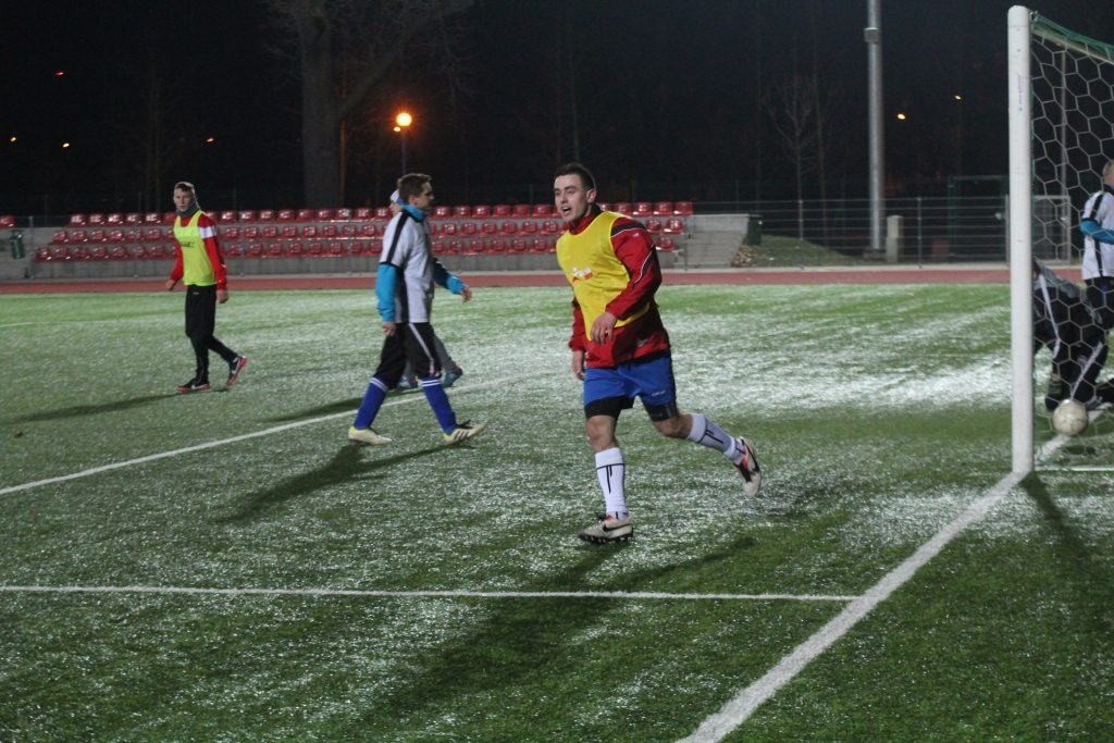 Sparing: Dąb - Czarni 3:6