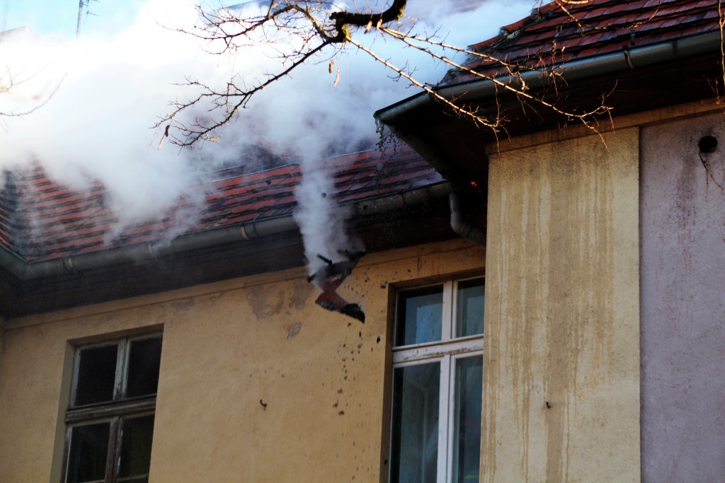 Pożar dachu budynku przy ulicy Lotniczej