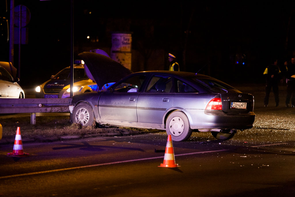 Kolizja na Piłsudskiego. Ruch odbywa się jednym pasem 
