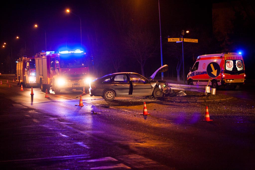 Kolizja na Piłsudskiego. Ruch odbywa się jednym pasem 
