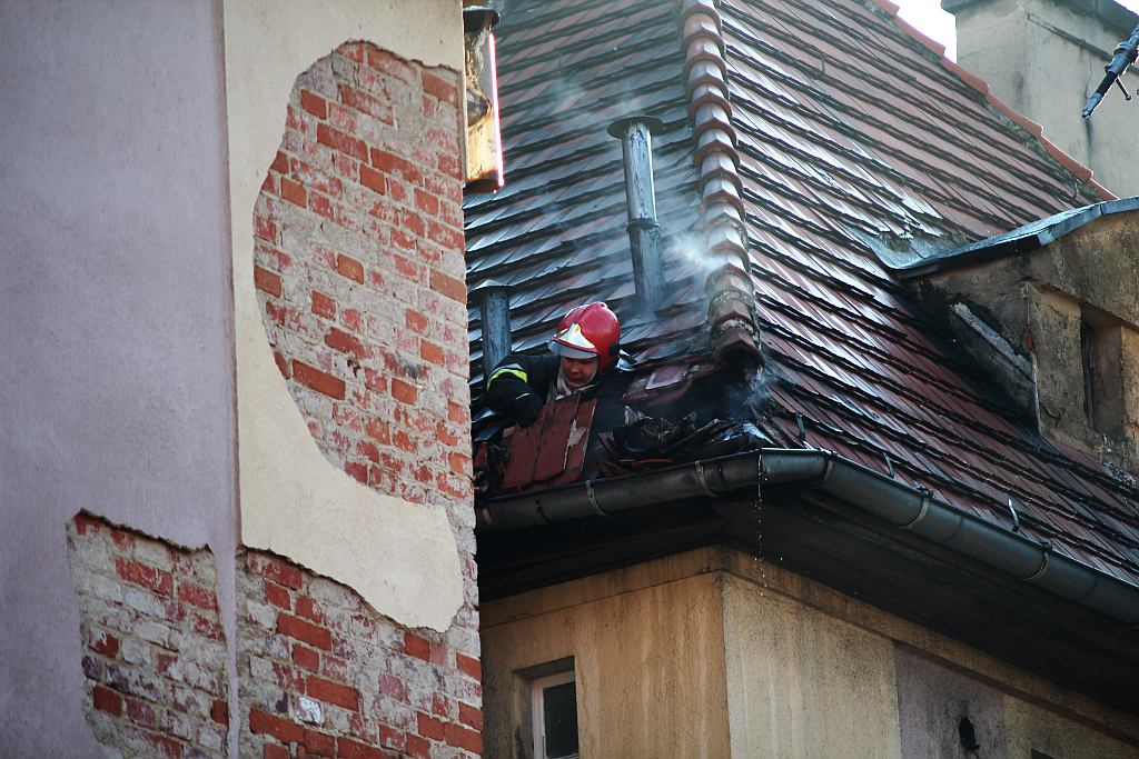 Pożar dachu budynku przy ulicy Lotniczej