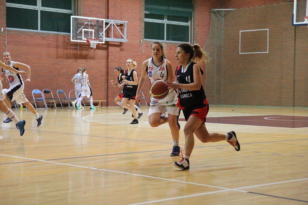 Ekonom Legnica - AZS PWSZ II Gorzów Wlkp. 49:101