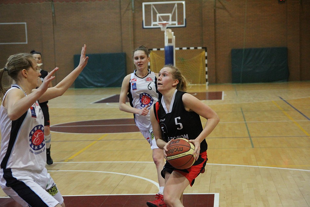 Ekonom Legnica - AZS PWSZ II Gorzów Wlkp. 49:101