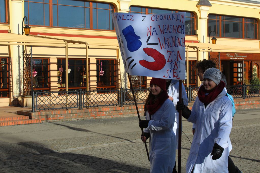 Hakerzy z IV LO namawiali legniczan do badań