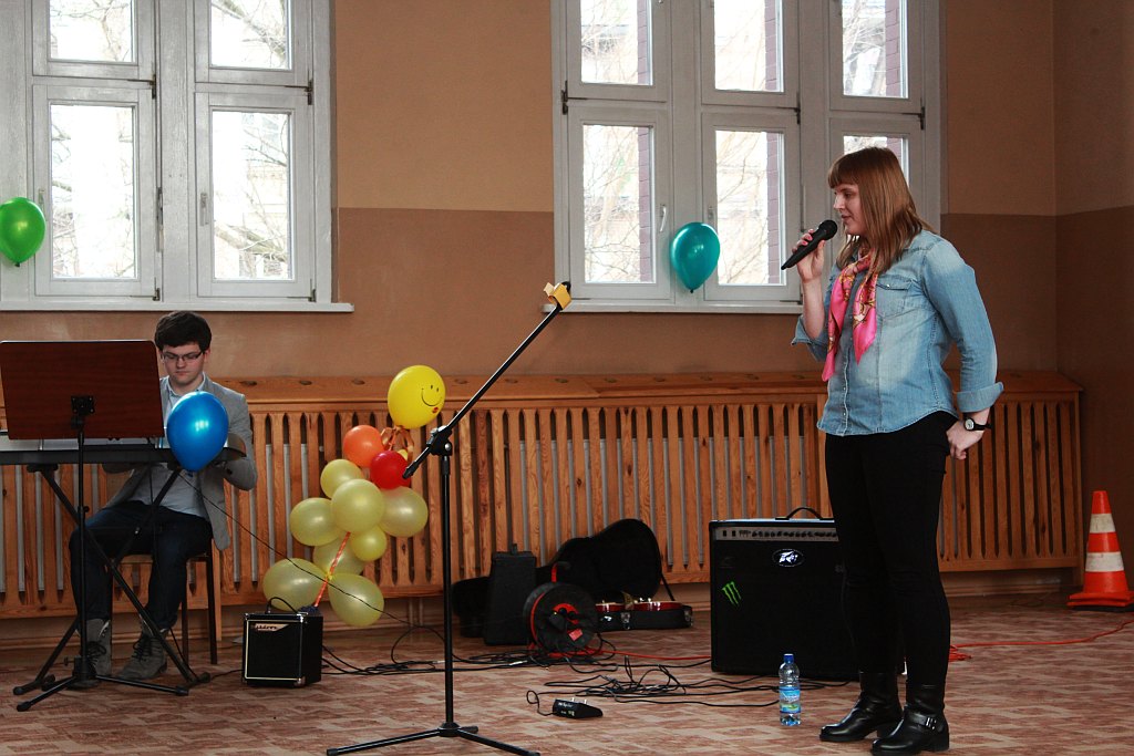 Charytatywnie i koncertowo w II LO