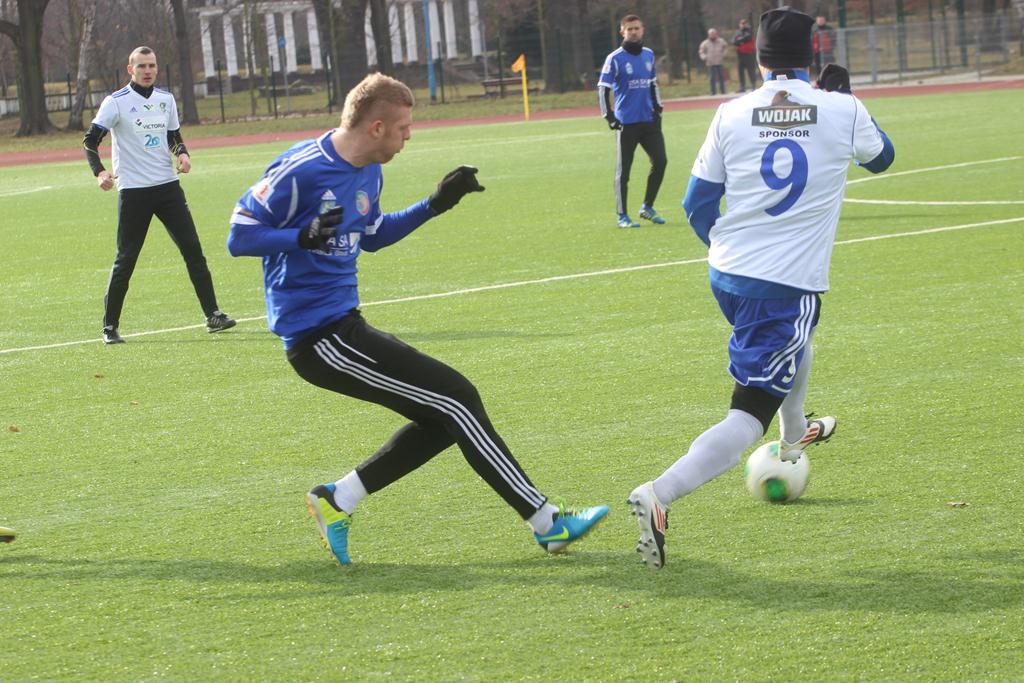 Miedź lepsza do Górnika. Piękny gol Kiełpińskiego
