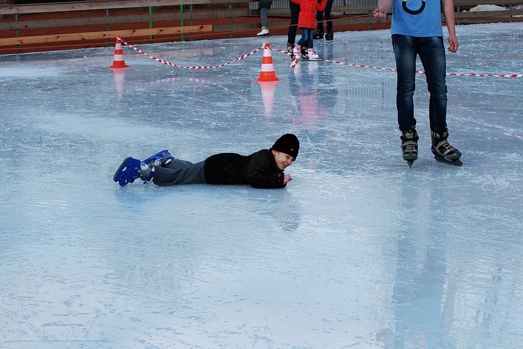 Ferie na lodowisku i boisku