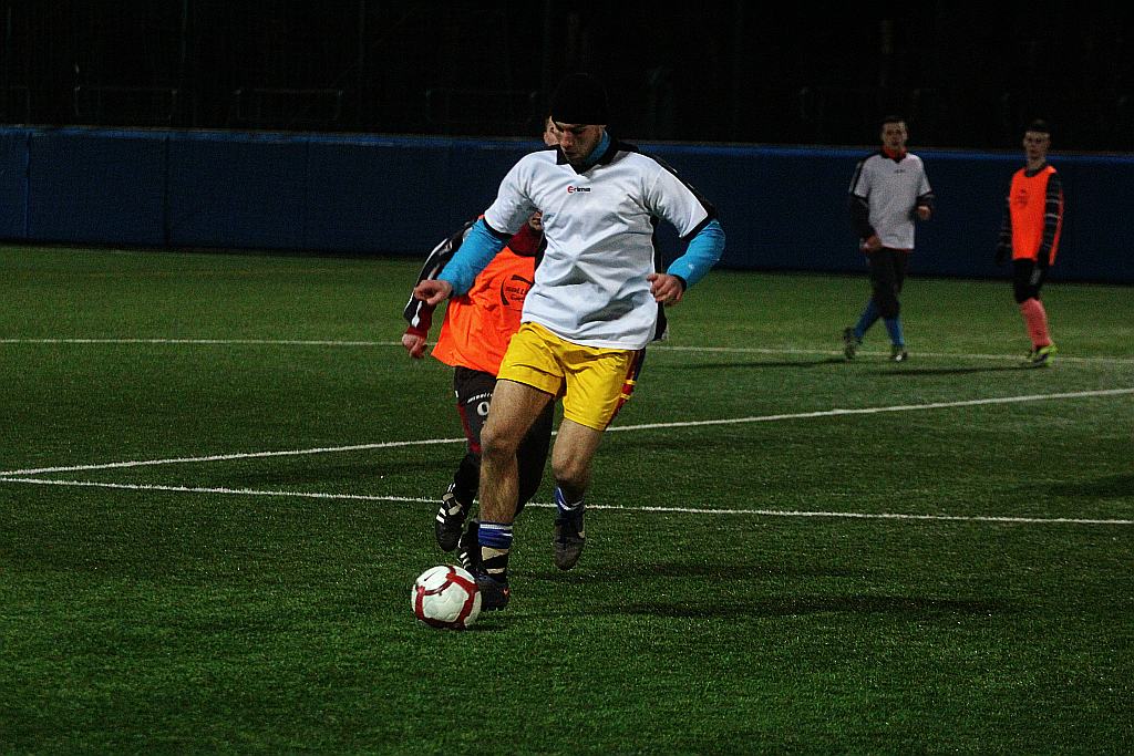 Sparing: KS Legnickie Pole - Dąb 5:4