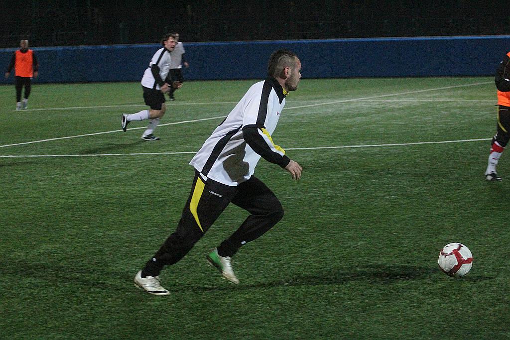 Sparing: KS Legnickie Pole - Dąb 5:4