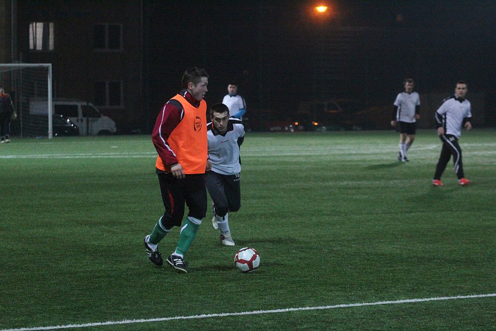 Sparing: KS Legnickie Pole - Dąb 5:4
