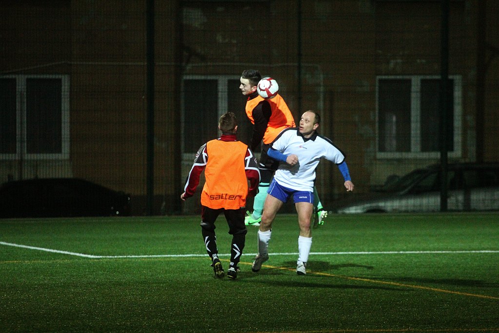Sparing: KS Legnickie Pole - Dąb 5:4
