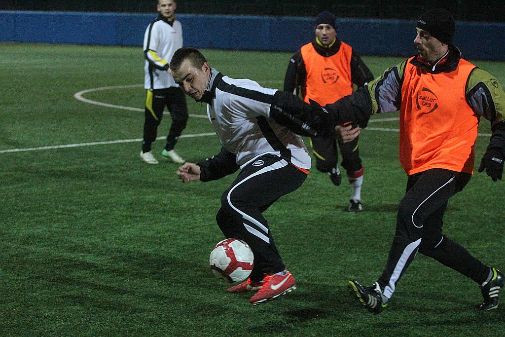Sparing: KS Legnickie Pole - Dąb 5:4