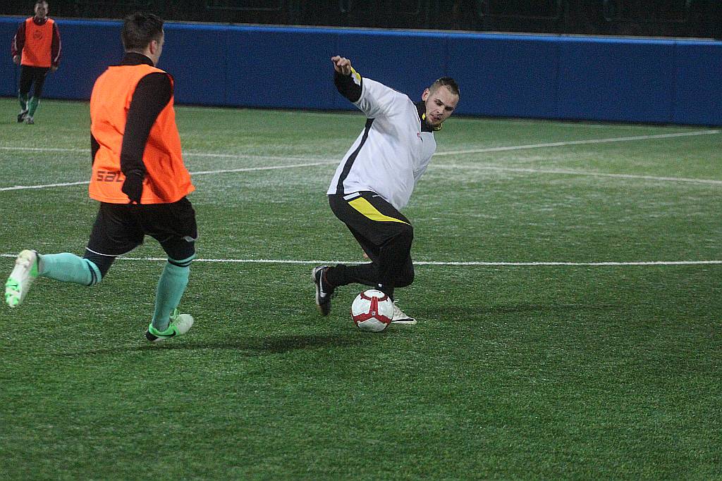 Sparing: KS Legnickie Pole - Dąb 5:4