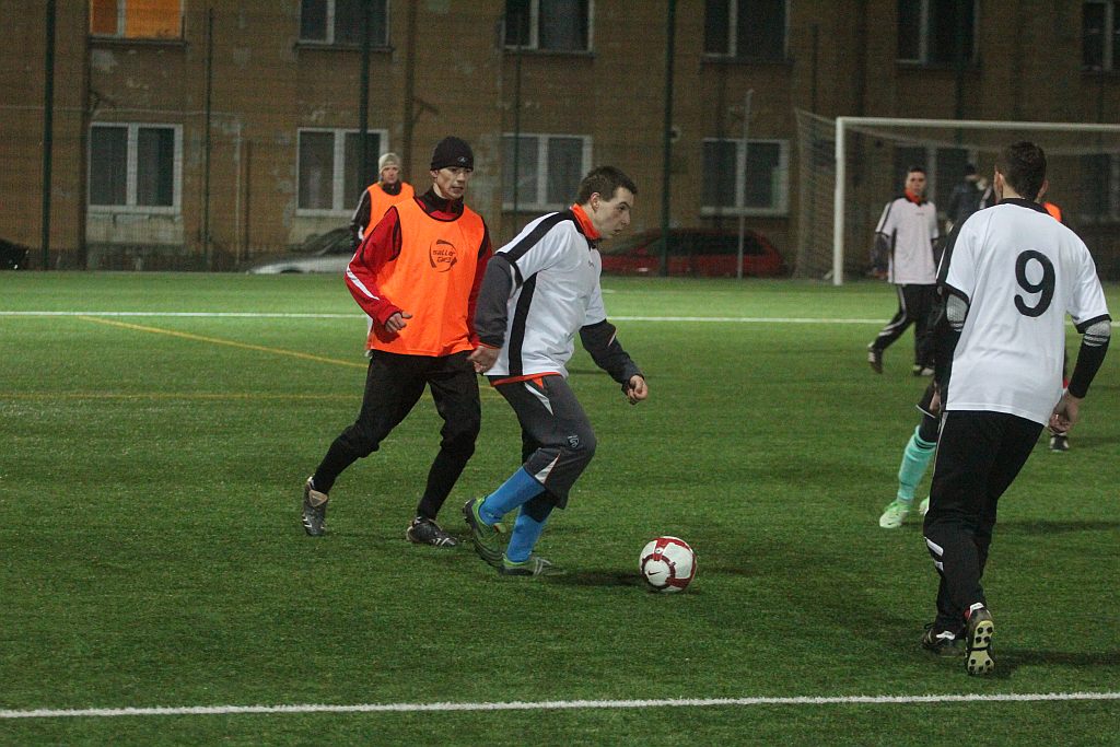 Sparing: KS Legnickie Pole - Dąb 5:4