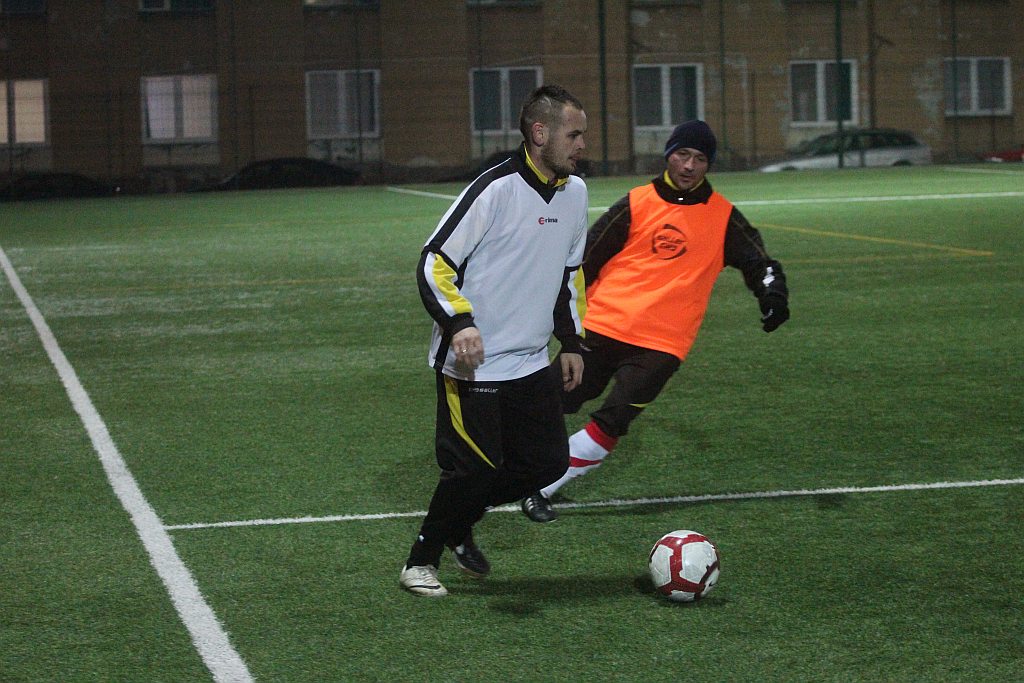 Sparing: KS Legnickie Pole - Dąb 5:4