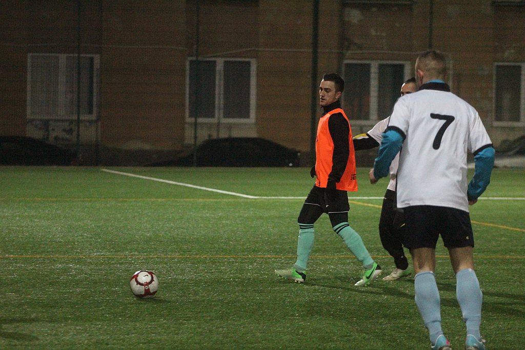 Sparing: KS Legnickie Pole - Dąb 5:4