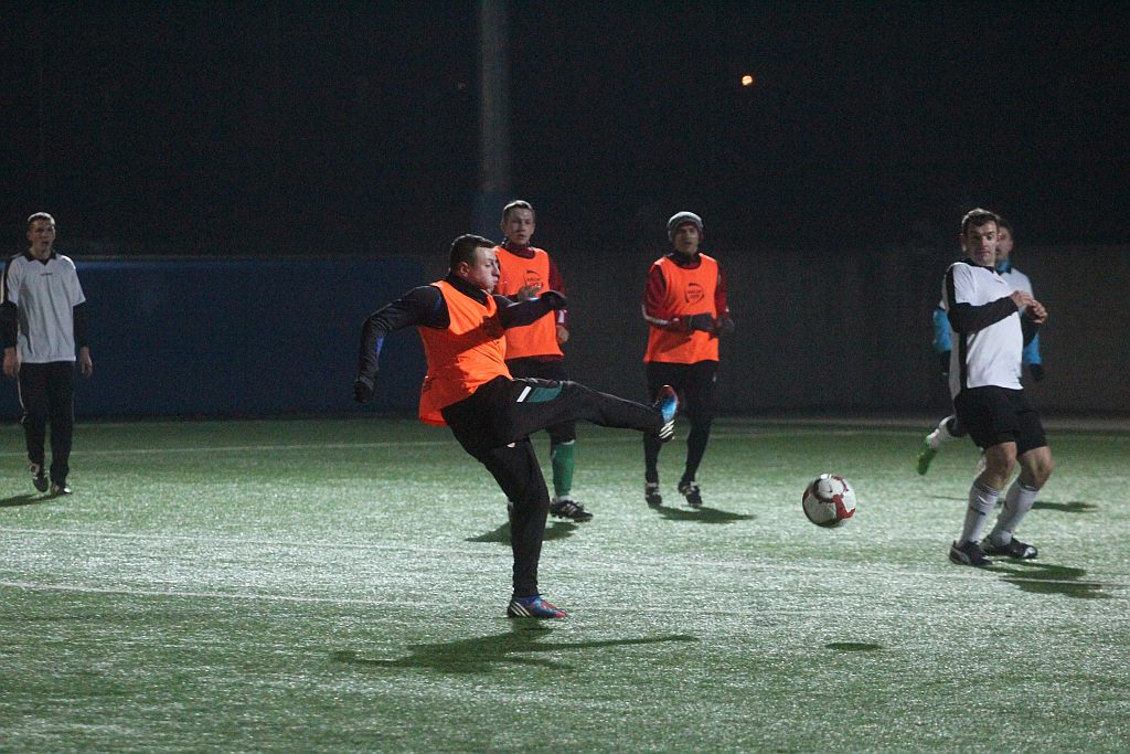 Sparing: KS Legnickie Pole - Dąb 5:4